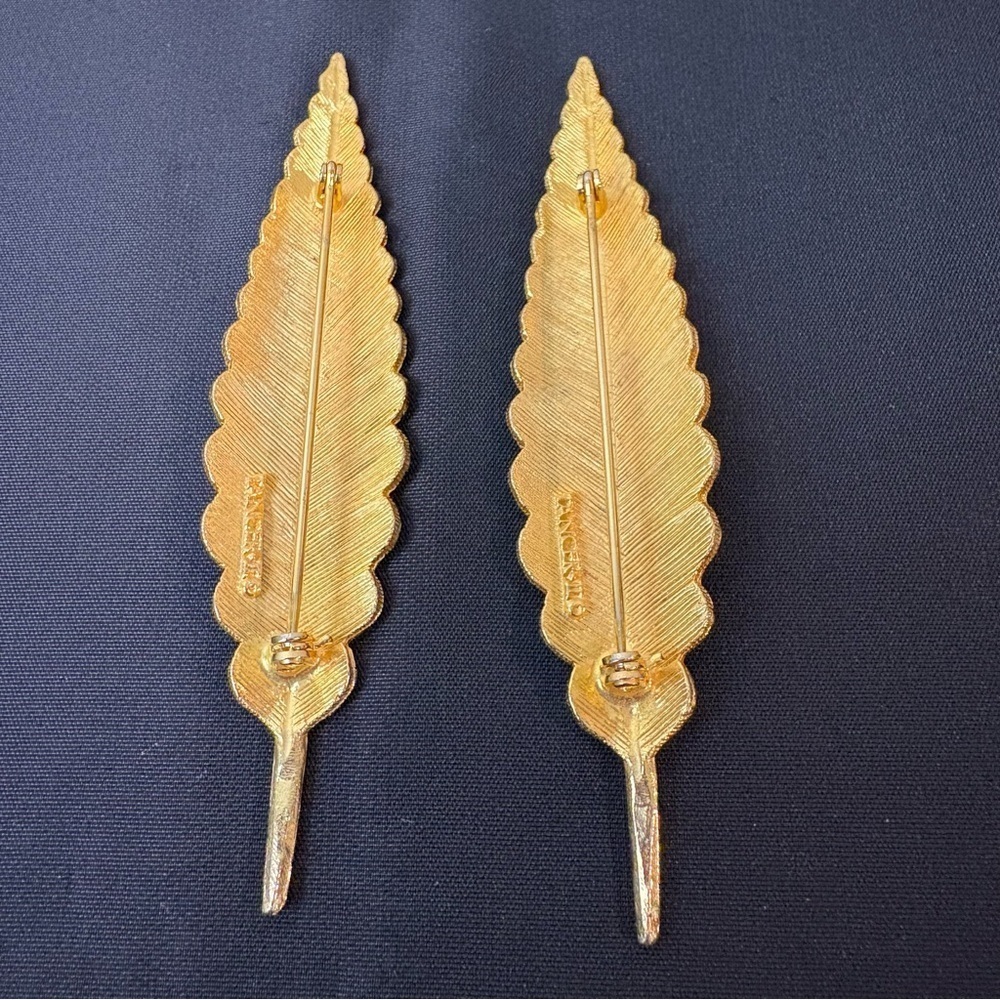 Vintage Tancer II Set of 2 Enamel Goldtone Feather Pins Brooches - Picture 4 of 8